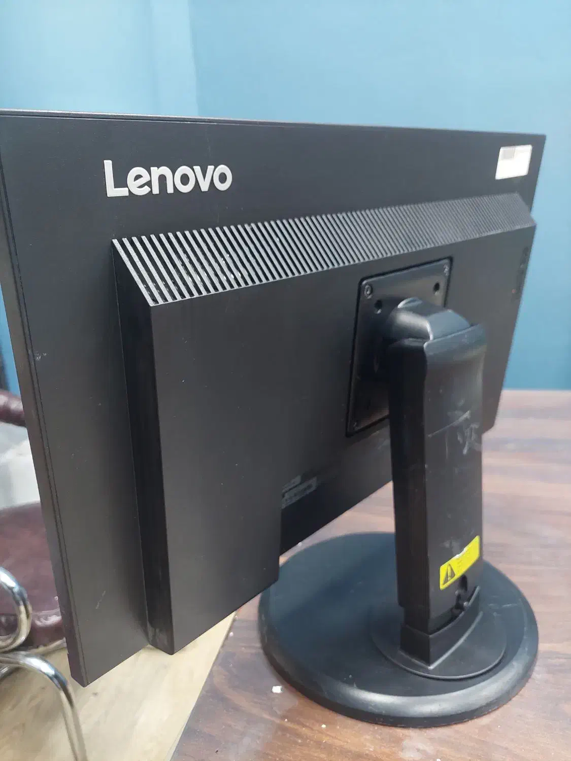 مانیتور lenovo استوک full hd  بسیار تمیز|قطعات و لوازم جانبی رایانه|شیراز, فخرآباد (دروازه کازرون)|دیوار