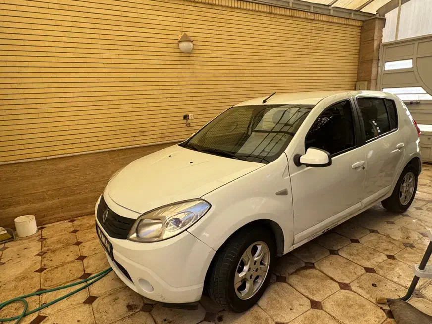 ساندرو اتومات|خودرو سواری و وانت|کرمان, |دیوار