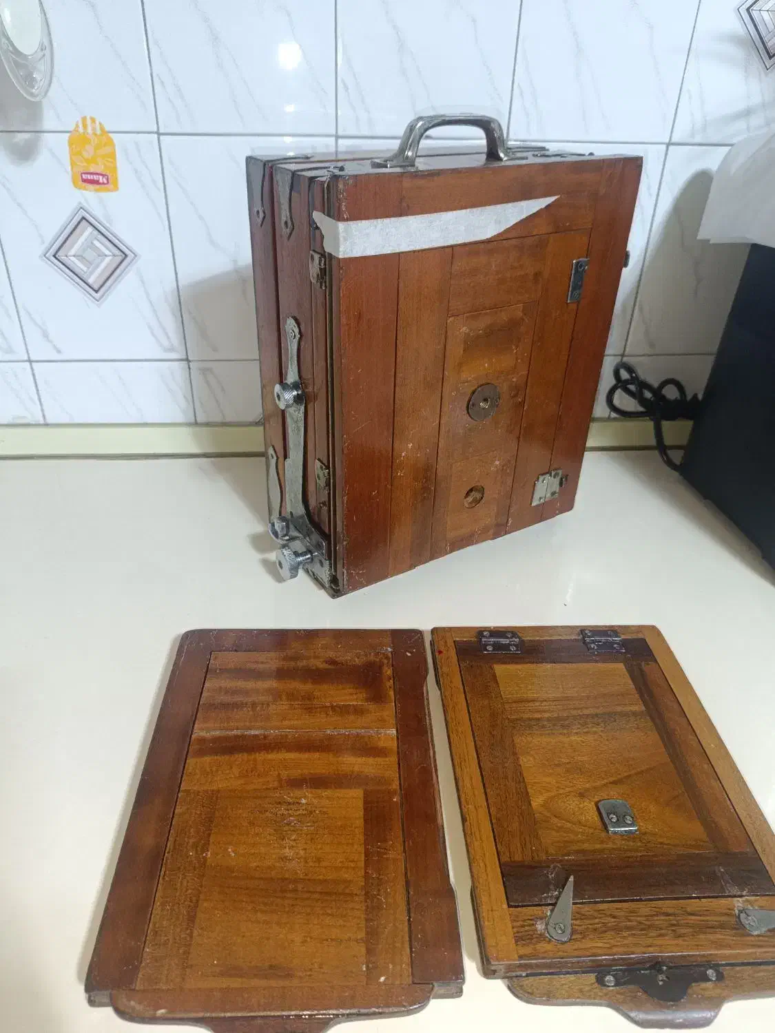 دوربین فانوسی قدیمی|کلکسیون اشیاء عتیقه|ساوه, |دیوار