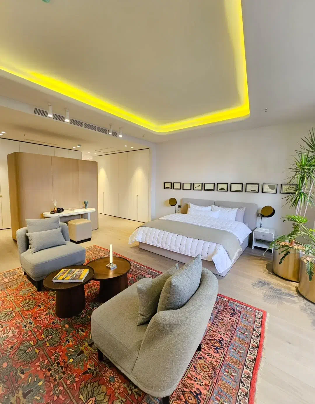 ۳۳۰متر * ۴ خواب * فرنیش  *  مروارید در سعادت اباد