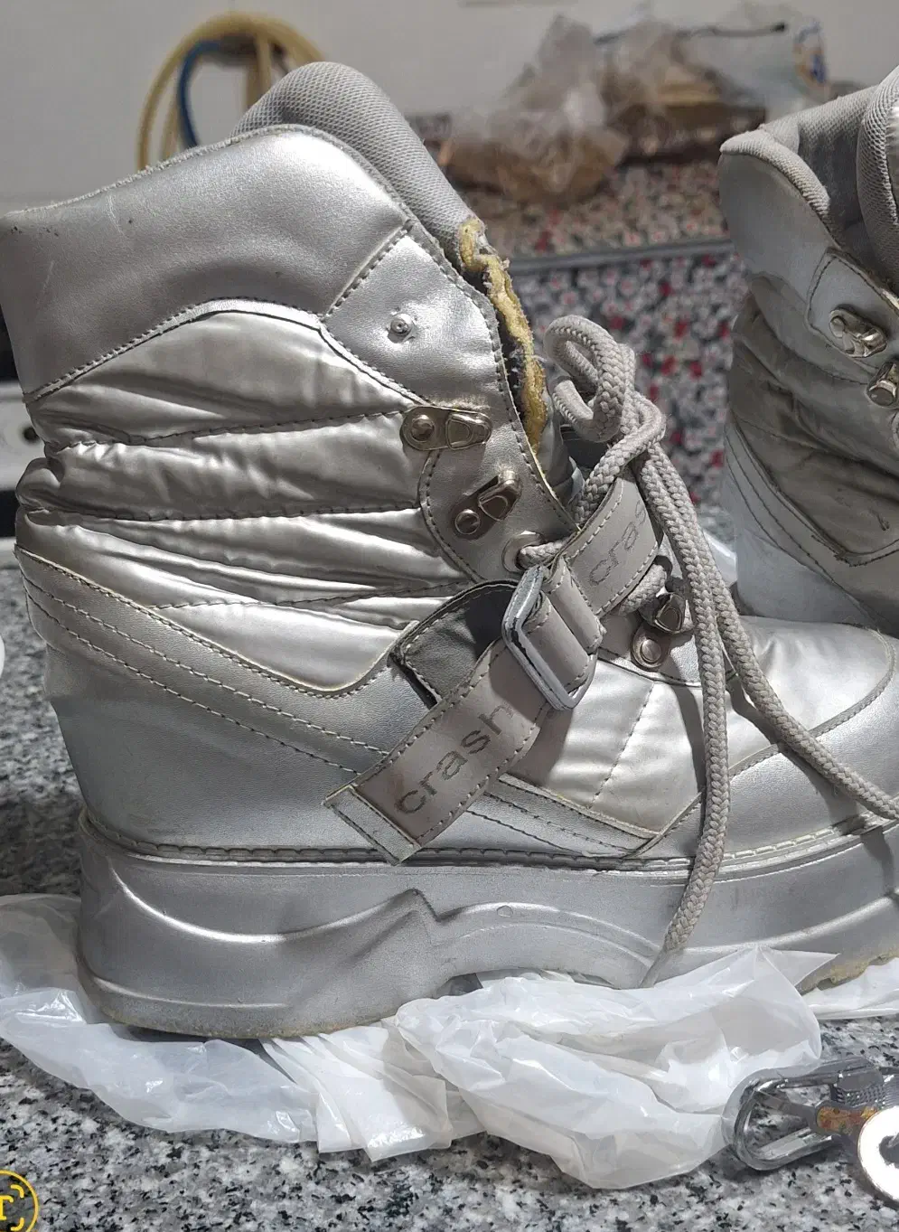 پوتین استوک|کیف، کفش، کمربند|مرودشت, ابوذر شمالی‎|دیوار