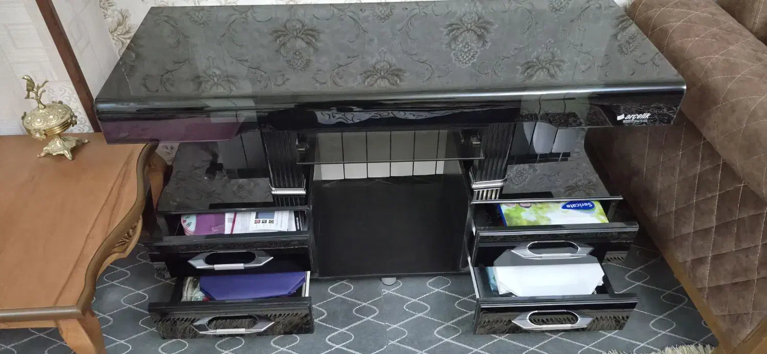 میز تلویزیون شیشهای ترک|میز تلویزیون|تهران, جوادیه تهرانپارس|دیوار