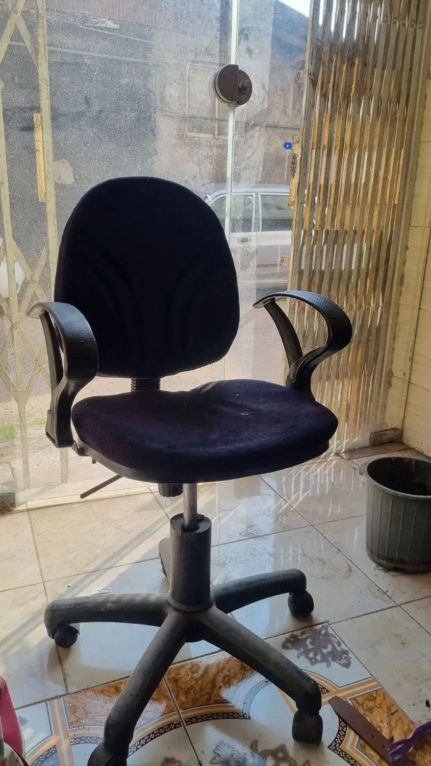 صندلی چرخدار|مبلمان اداری|رشت, پیرکلاچای|دیوار