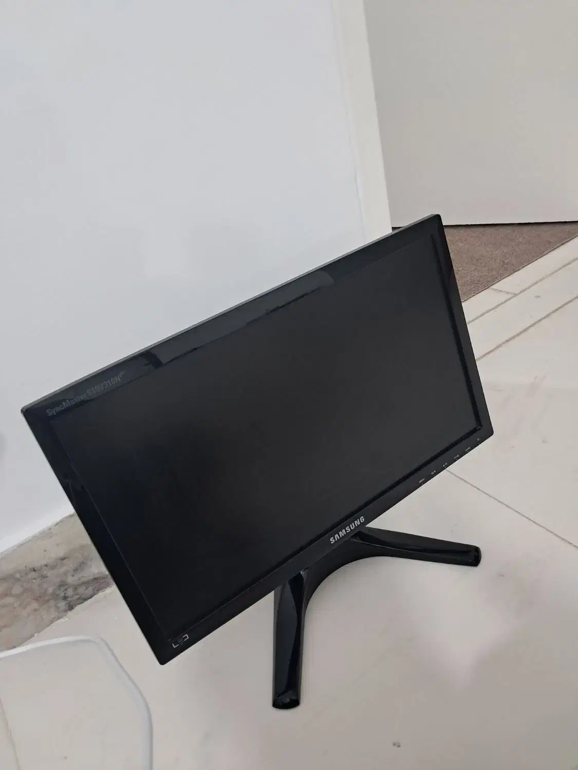 مانیتور سامسونگ ۱۹ اینچ|قطعات و لوازم جانبی رایانه|فردیس, شهرک ۱۱۰|دیوار