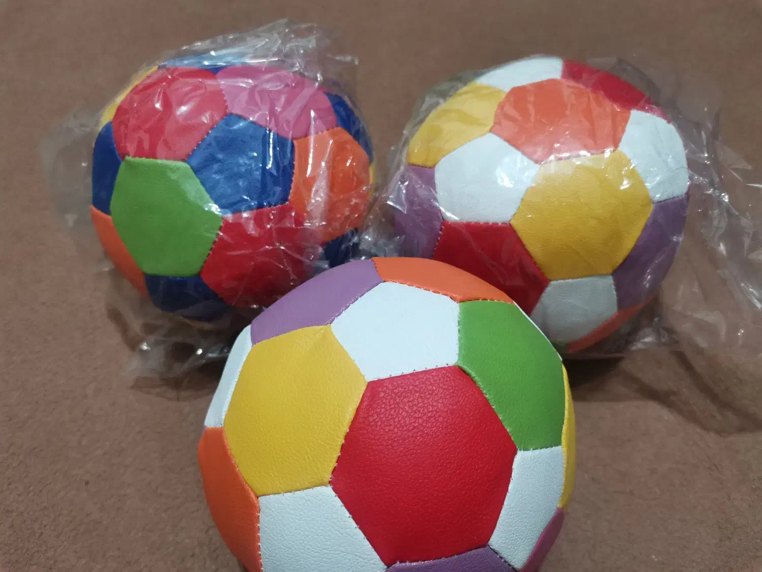 توپ آپارتمانی چرمی|اسباب‌‌بازی|شیراز, صاحب الزمان|دیوار