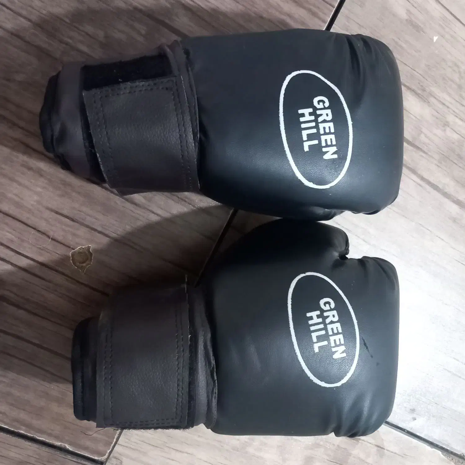 دستکش بوکس|تجهیزات ورزشی|رباطکریم, رباطکریم|دیوار