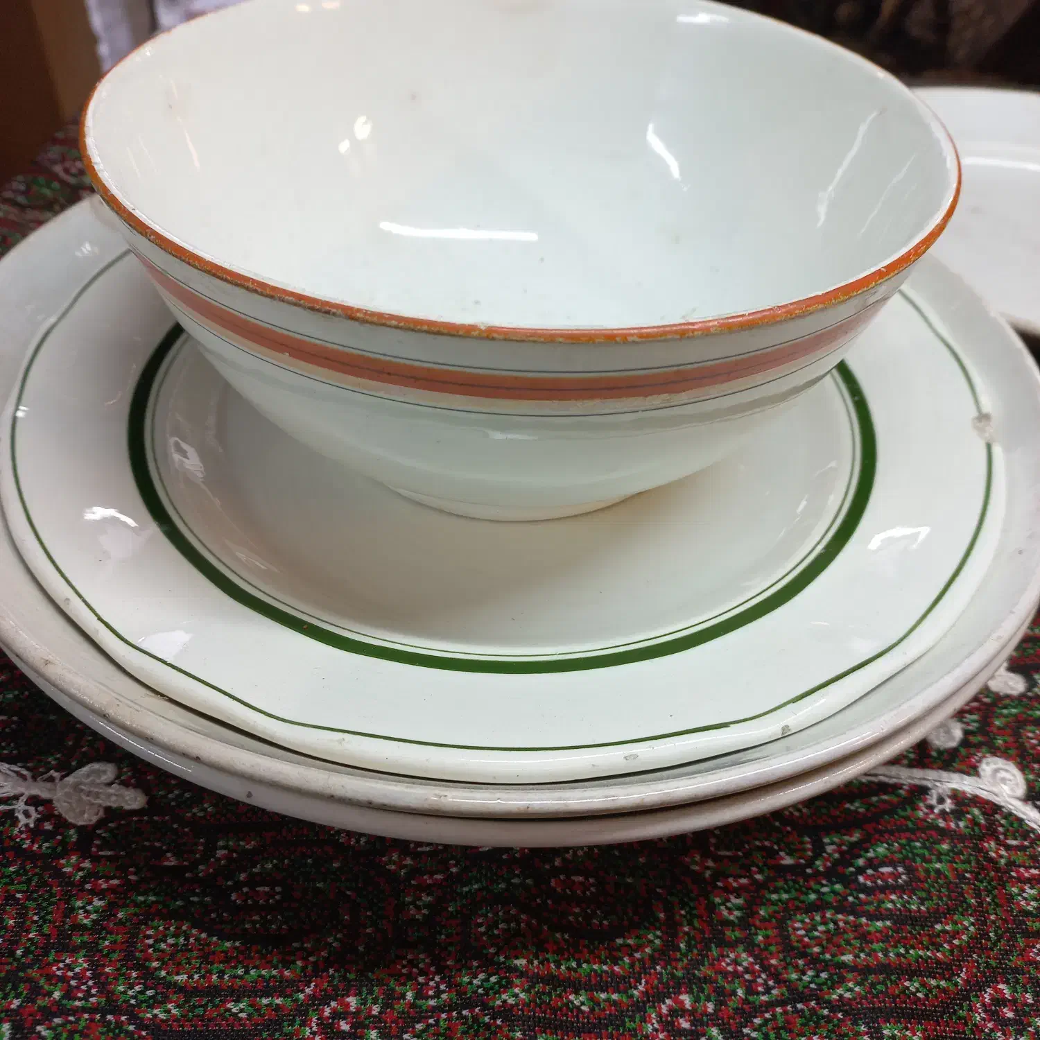 ظروف و دکوریهای آنتیک قدیمی خاص زیبا|کلکسیون اشیاء عتیقه|لاهیجان, شیشه گران|دیوار