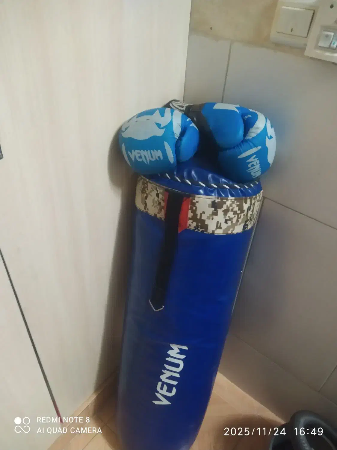 کیسه بوکس و دستکش|تجهیزات ورزشی|اصفهان, ارزنان|دیوار