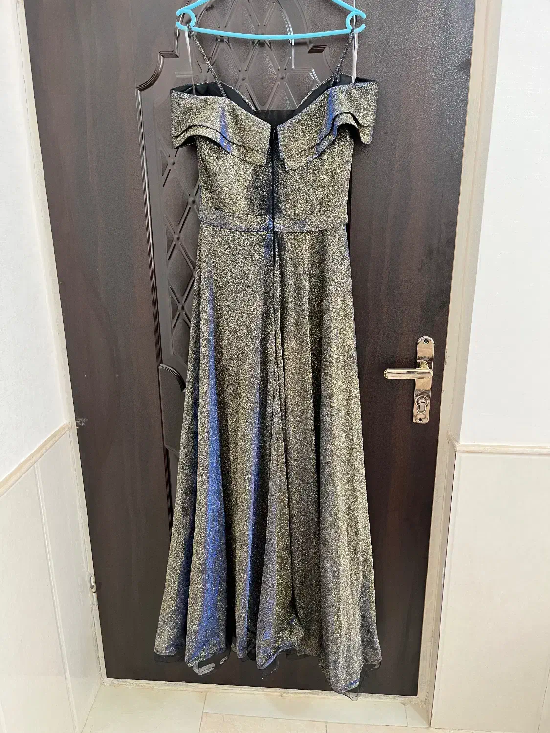 لباس مجلسی|لباس|آباده, |دیوار