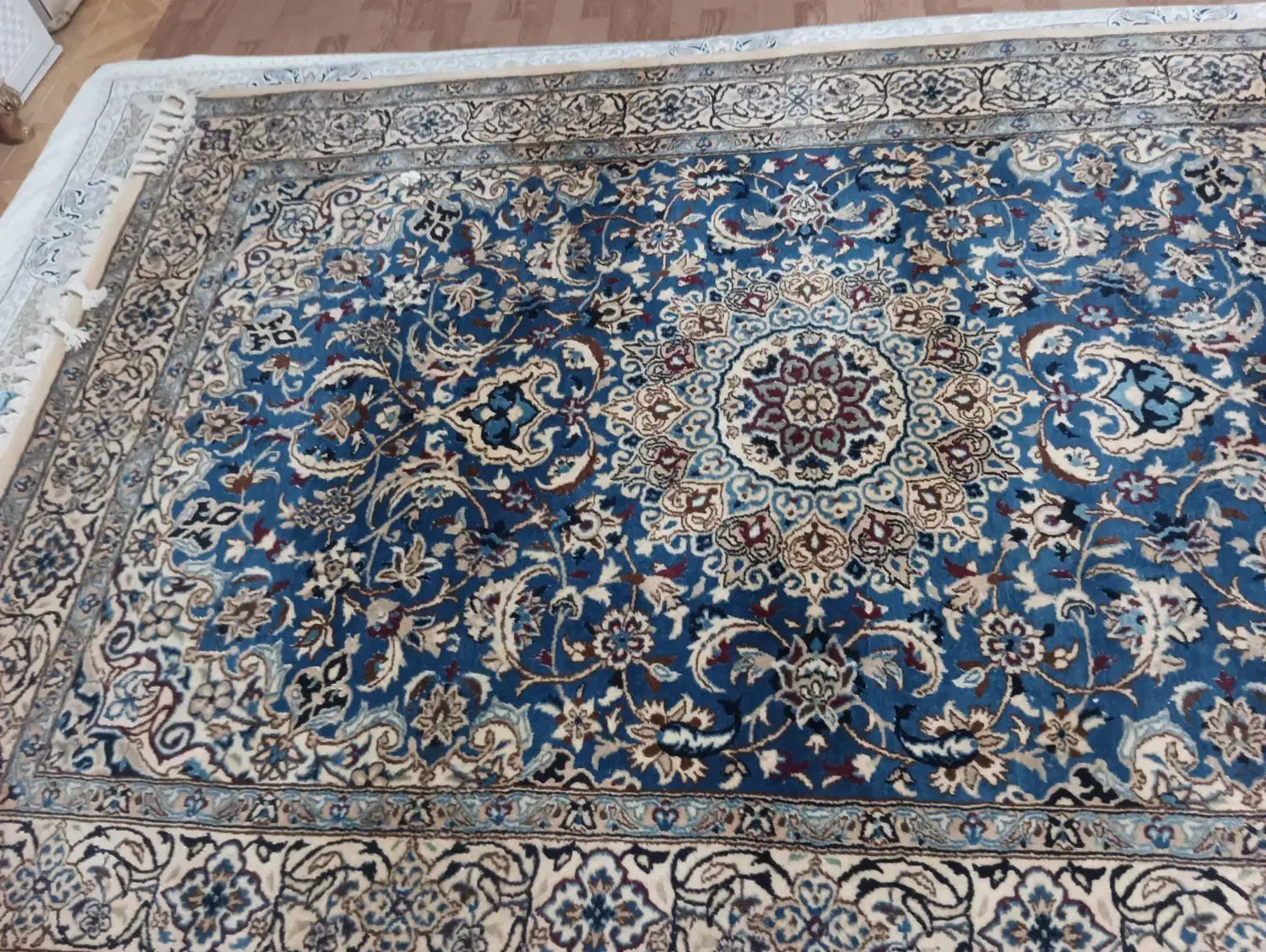 فرش دست باف گل ابریشم|فرش|سمنان, |دیوار