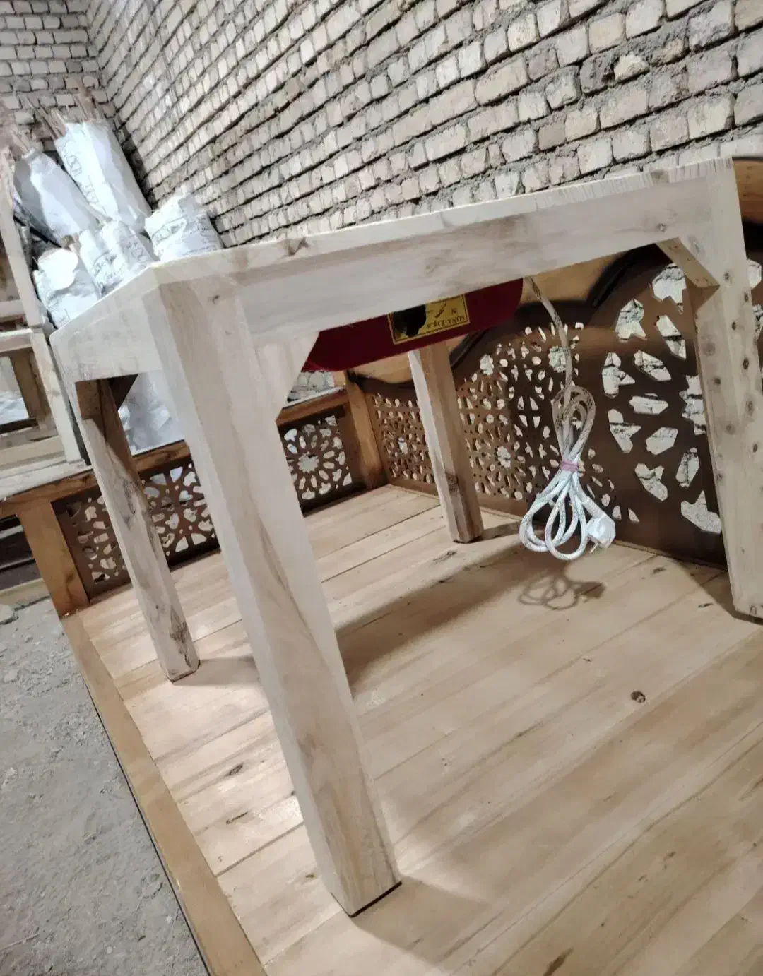 کرسی چوبی زنجیری سفارشی با کنده زبانه دقیق فول|بخاری، هیتر، شومینه|تهران, شهید رجایی|دیوار