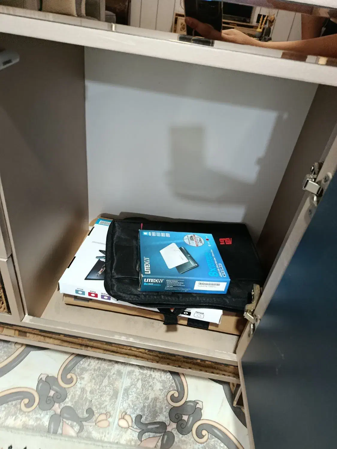 کنسول|بوفه، ویترین، کنسول|داران, |دیوار