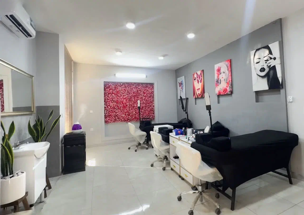 اجاره تخت ویژه مژه کاران حرفه ای|اجارهٔ دفتر کار، اتاق اداری، مطب|شیراز, کوی آزادگان|دیوار