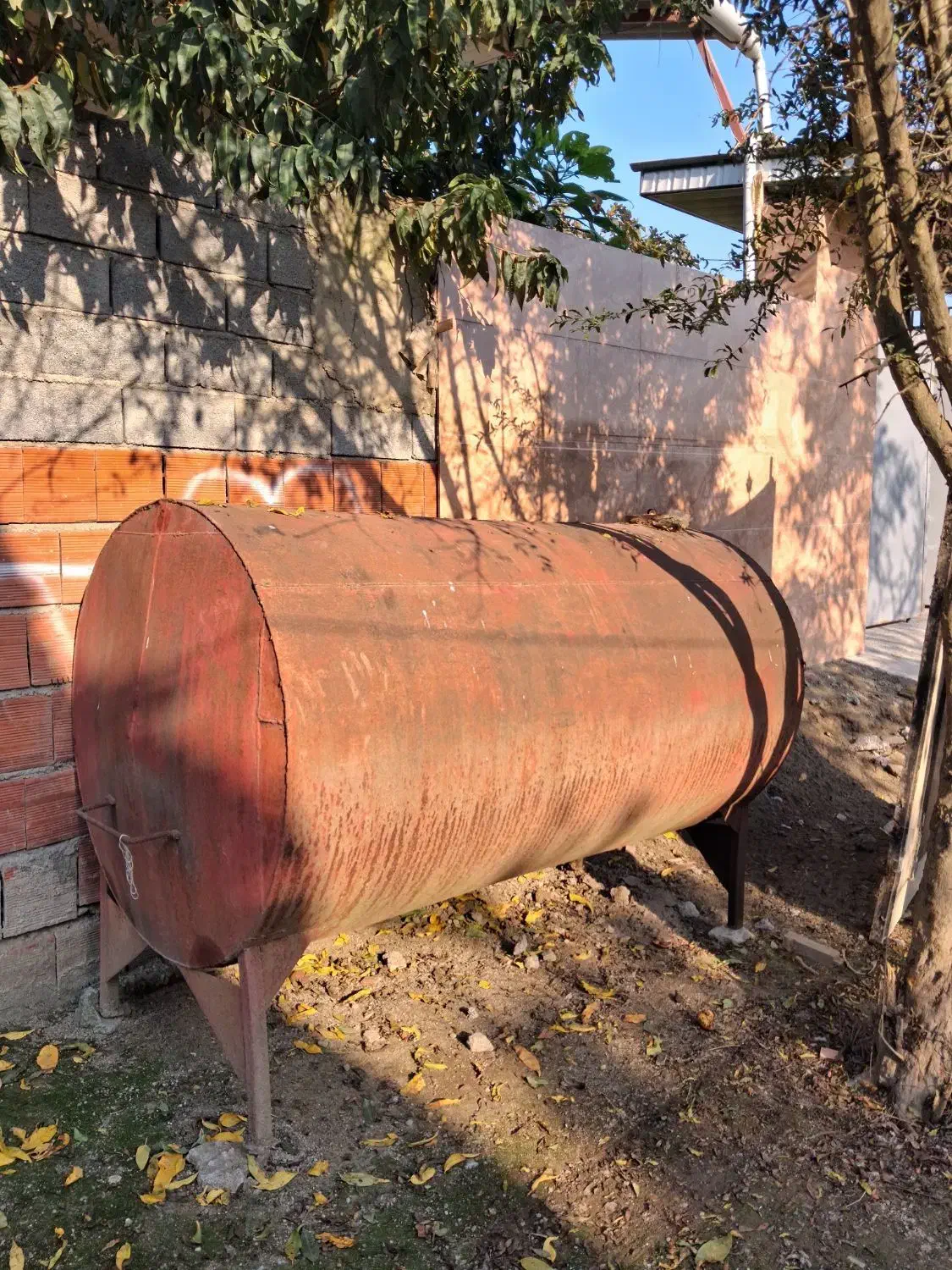 تانکر 2000 لیتری|مصالح و تجهیزات ساختمان|دابودشت, |دیوار