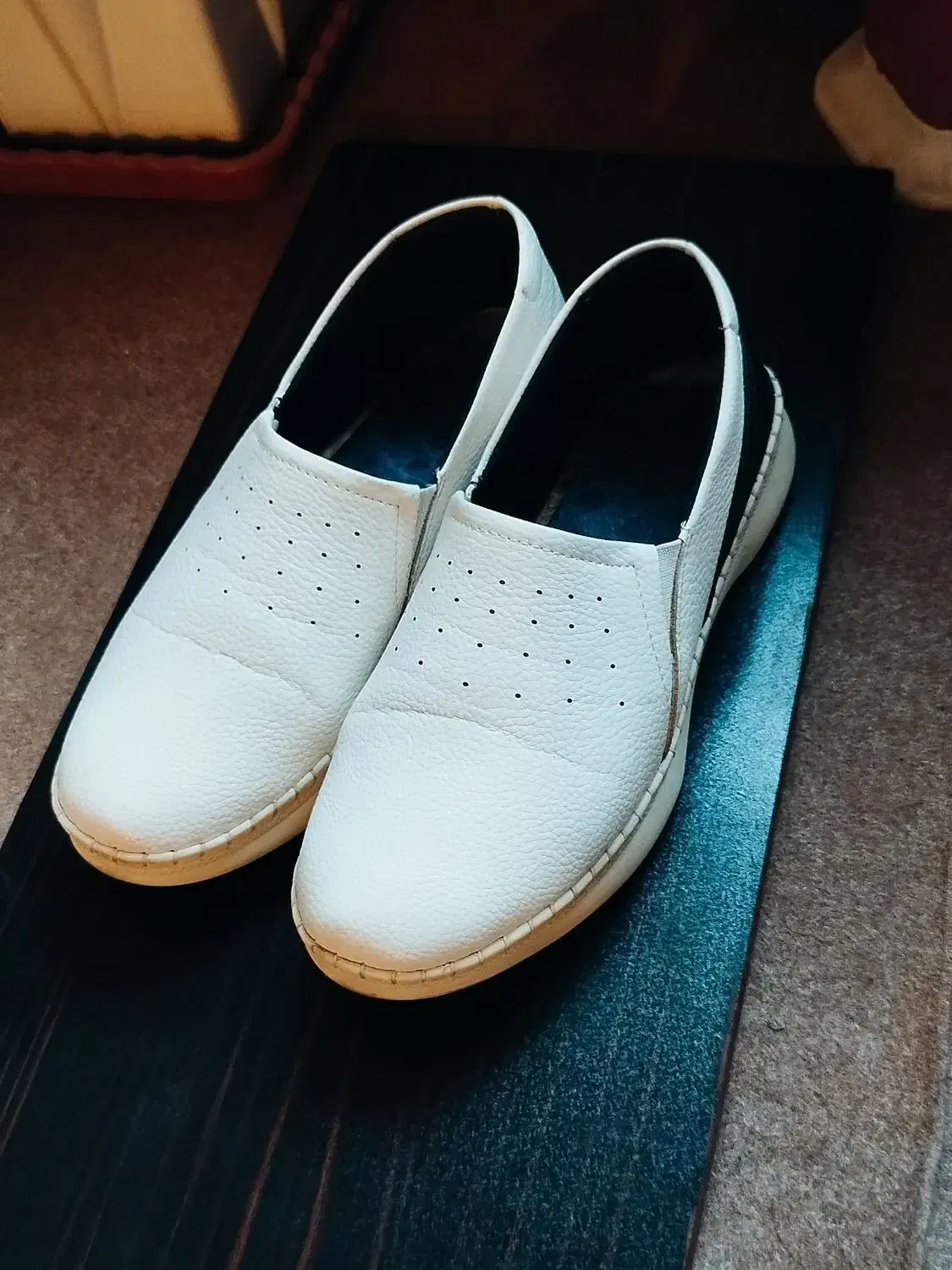 کفش طبی در حد نو ...|کیف، کفش، کمربند|خوی, |دیوار