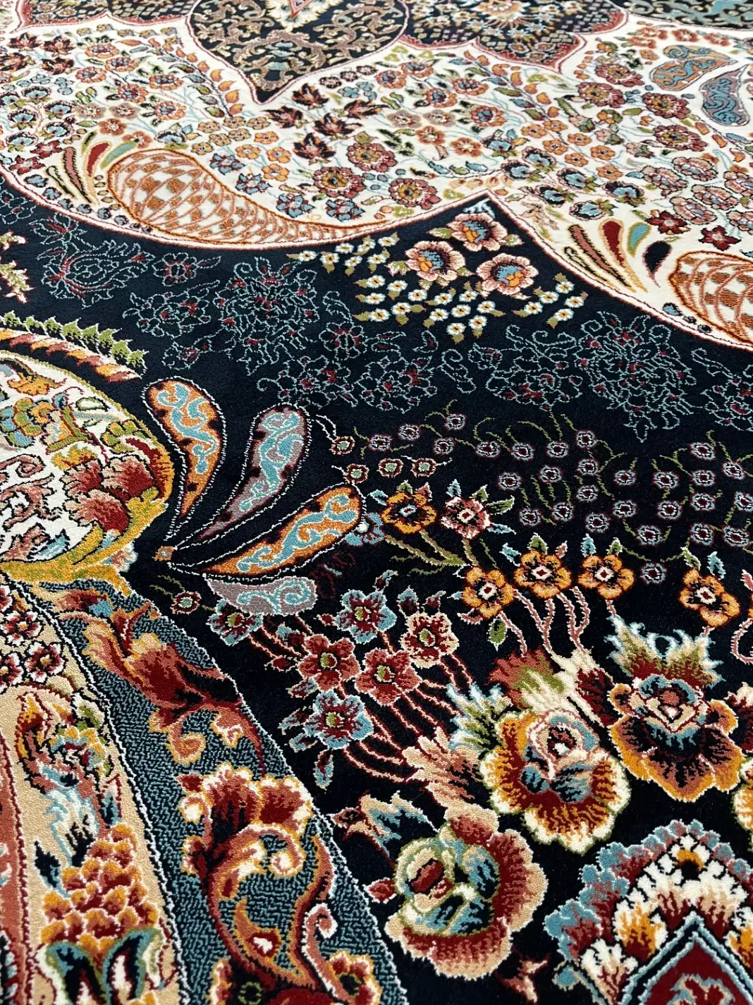 فرش ۹ متری|فرش|قرچک, میرزائی شمالی|دیوار