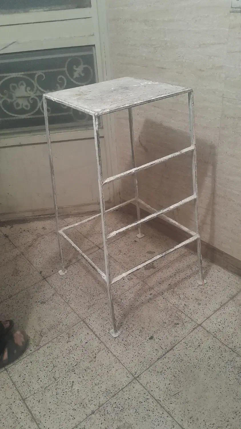 چارپایه سالم آهنی محکم وتمیز|ابزارآلات|همدان, |دیوار