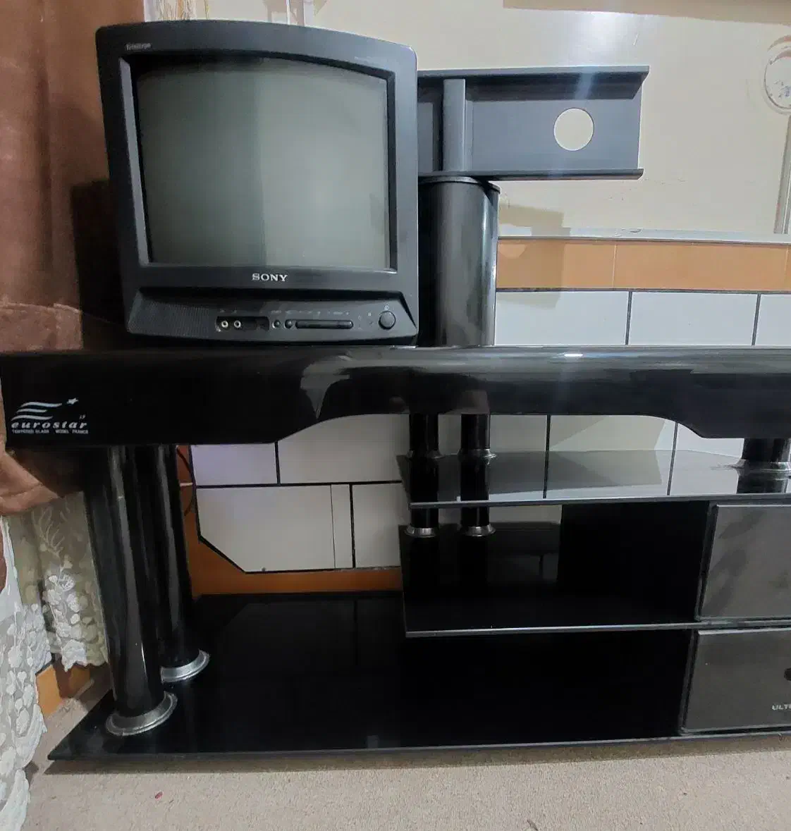 زیر تلوزیونی وتلوزیون|تلویزیون و پروژکتور|کازرون, |دیوار