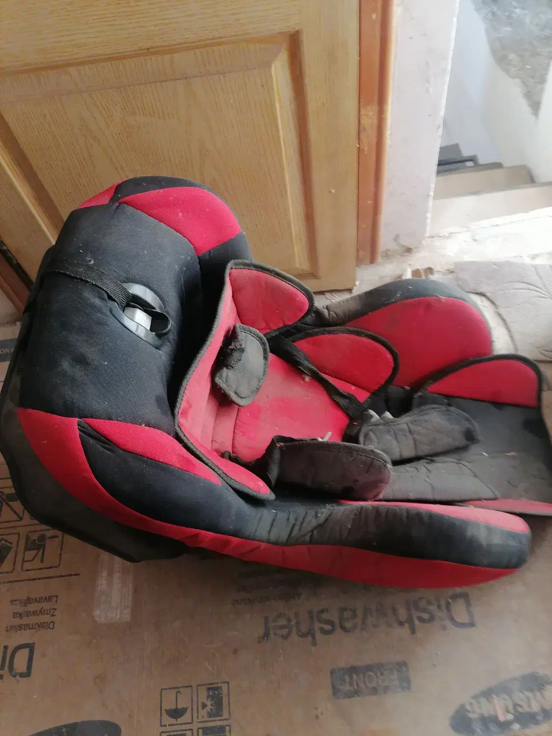 صندلی مخصوص بچه‌ها در داخل ماشین|تخت و صندلی بچه|لنگرود, |دیوار