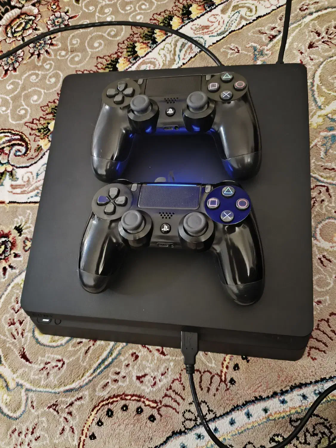ps4 slim دو دسته بهمراه کیف مخصوص|کنسول، بازی ویدئویی و آنلاین|دوگنبدان, |دیوار