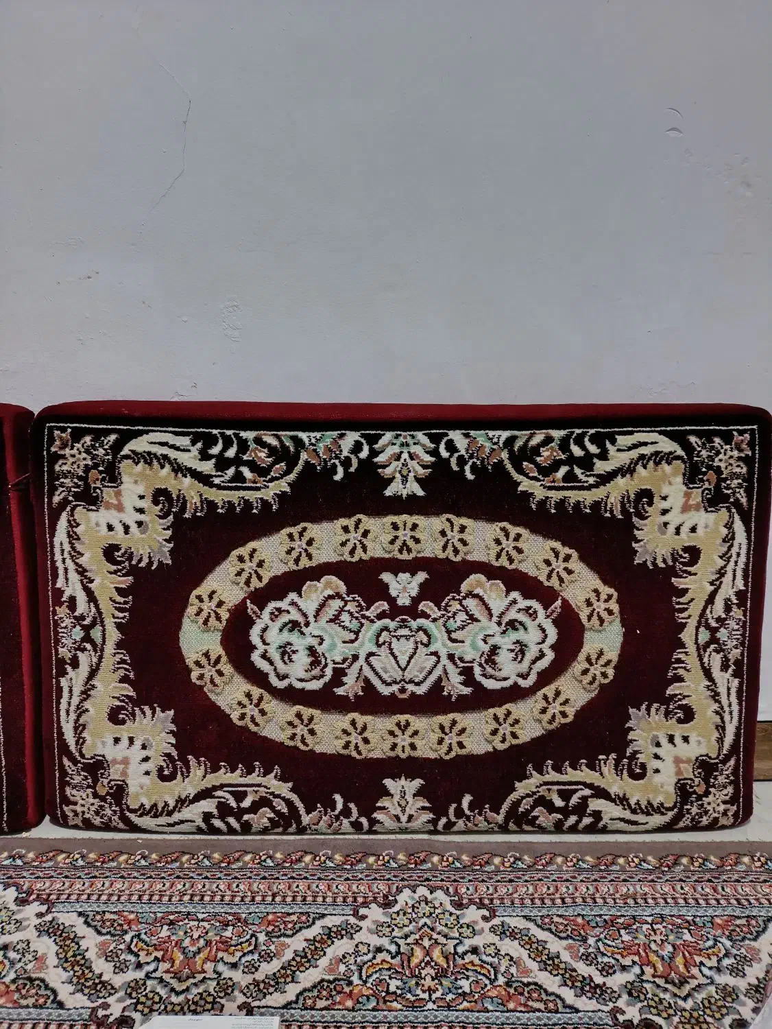 یک جفت پشتی|پشتی|تهران, خاک سفید|دیوار