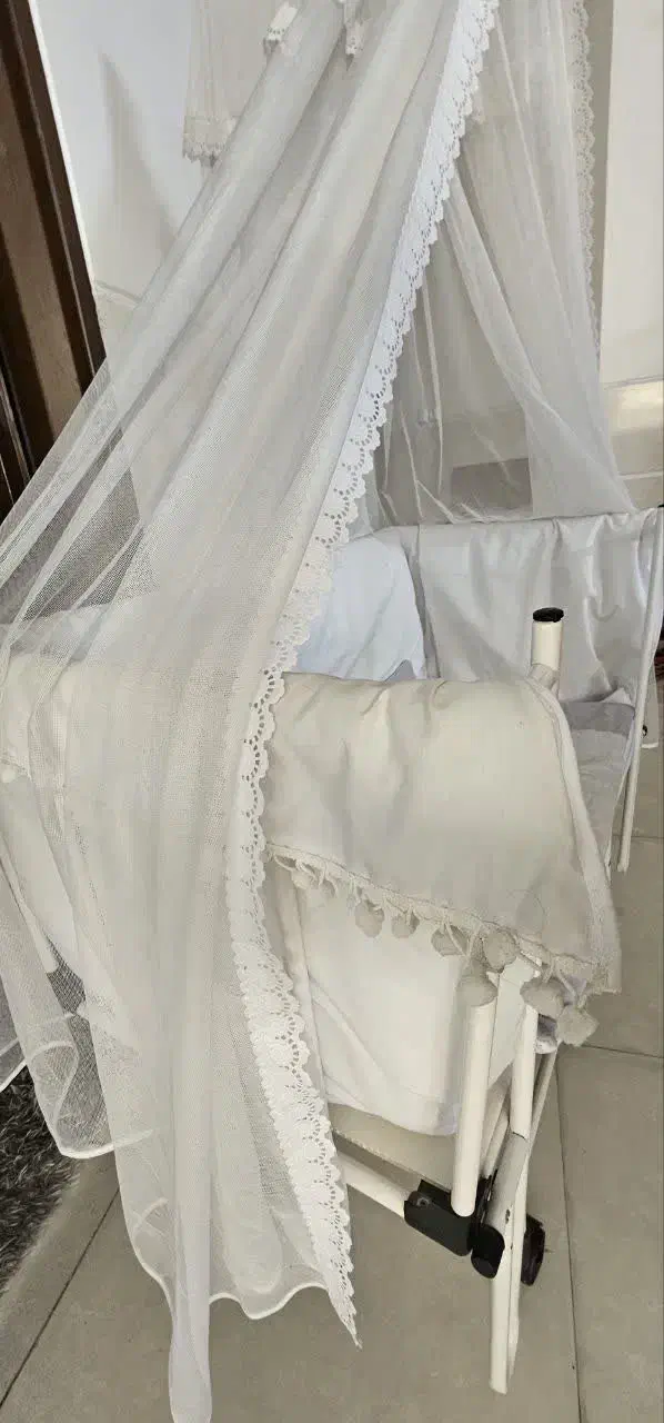 تخت کنار مادر|تخت و صندلی بچه|یزد, |دیوار