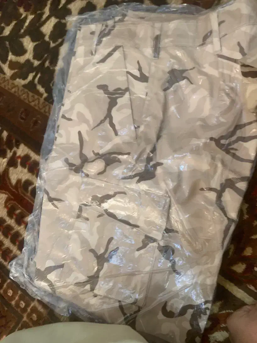 ست لباس سربازی با پوتین بسیار تمیز و کار نخورده|لباس|ساری, |دیوار