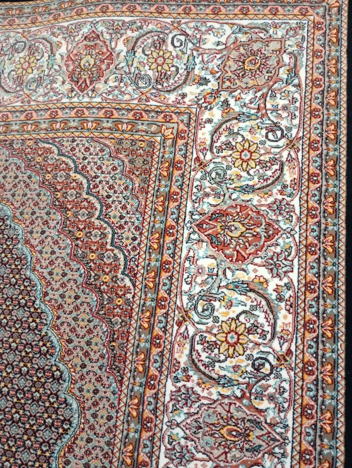 فرش ماهی ماشینی دستبافت گونه ی خوی|فرش|تبریز, |دیوار