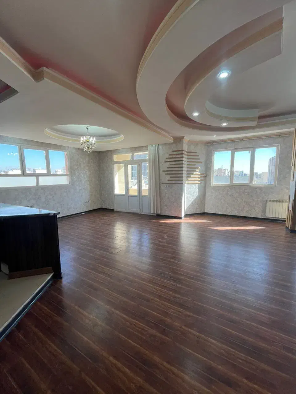 ۱۷۰ متر ۳خواب لب خیابان زهره کرمانی|اجارهٔ آپارتمان|کرمان, |دیوار