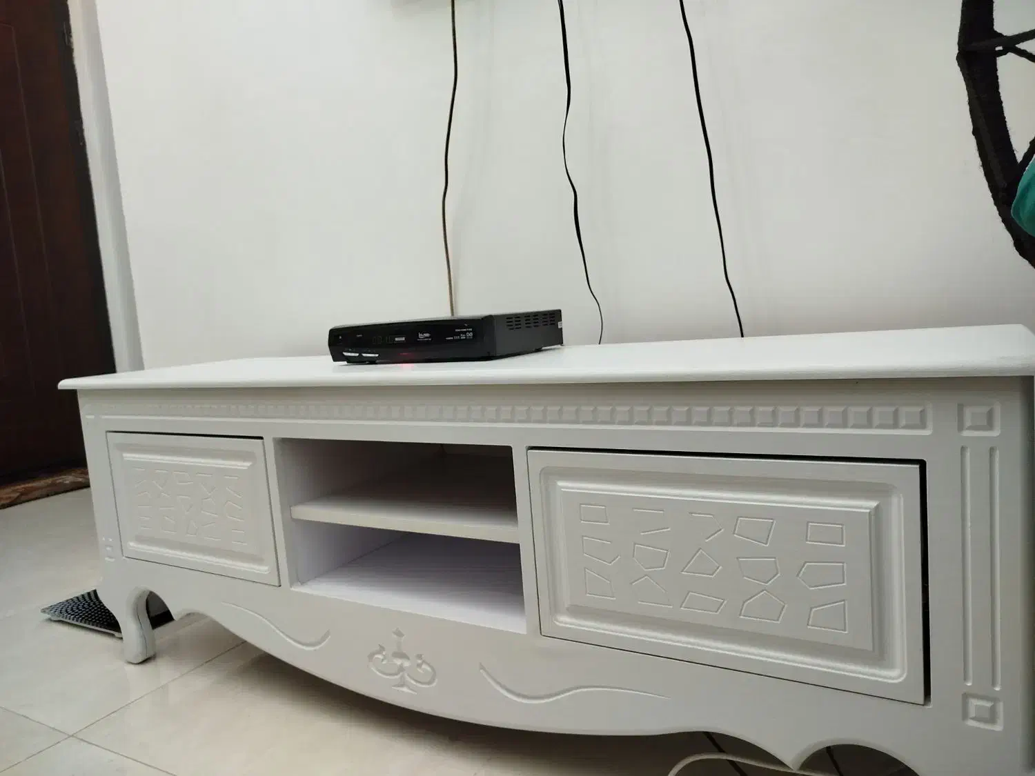 میز تی وی شیک و تمیز|میز تلویزیون|الوند, |دیوار