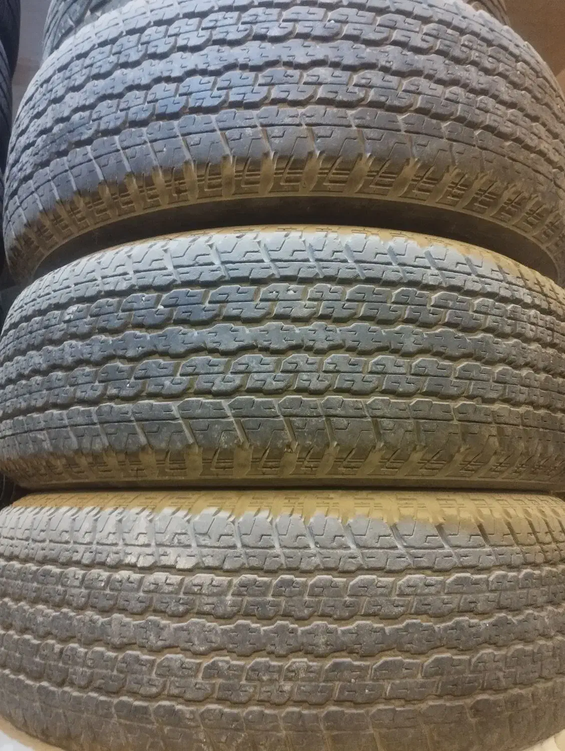 لاستیک 17|قطعات یدکی و لوازم جانبی|اصفهان, باغ فدک|دیوار