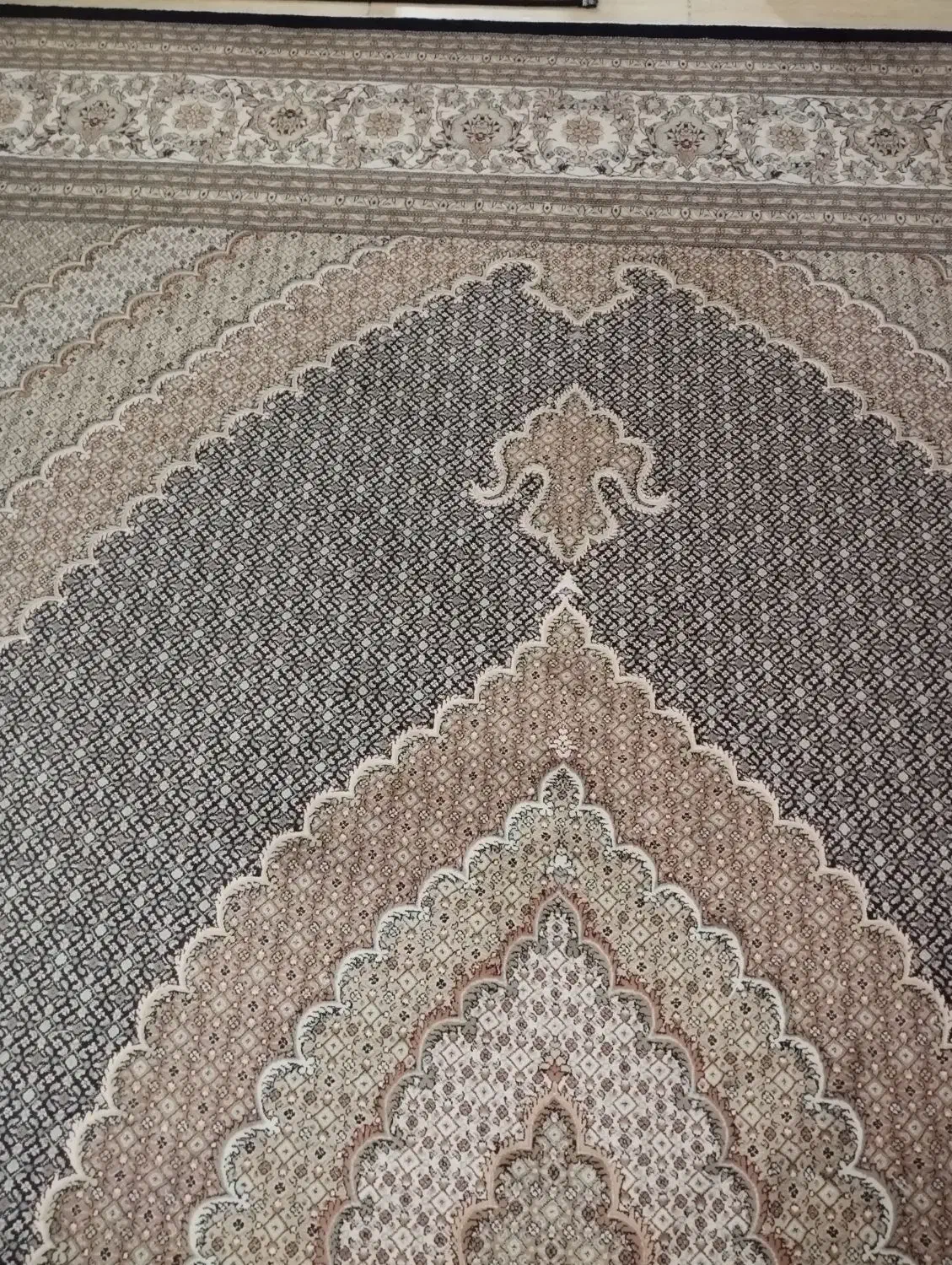 فرش مدل ماهی ۷۰۰شانه ماشینی|فرش|خوی, |دیوار