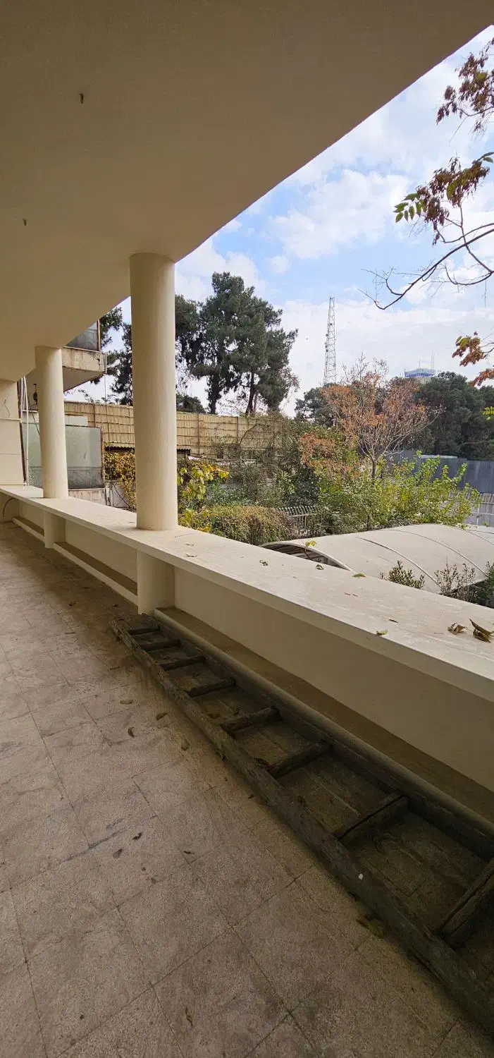 ۵۰۰متر بنا با ۳۰۰متر حیاط دربست پارک هنرمندان