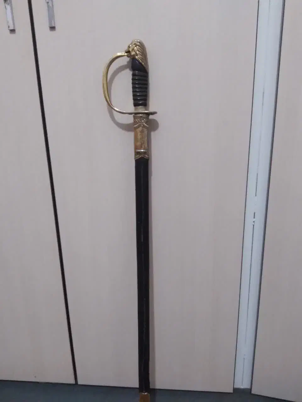 شمشیر سان عتیقه از سال۱۳۵۲|کلکسیون اشیاء عتیقه|قم, دروازه ری|دیوار