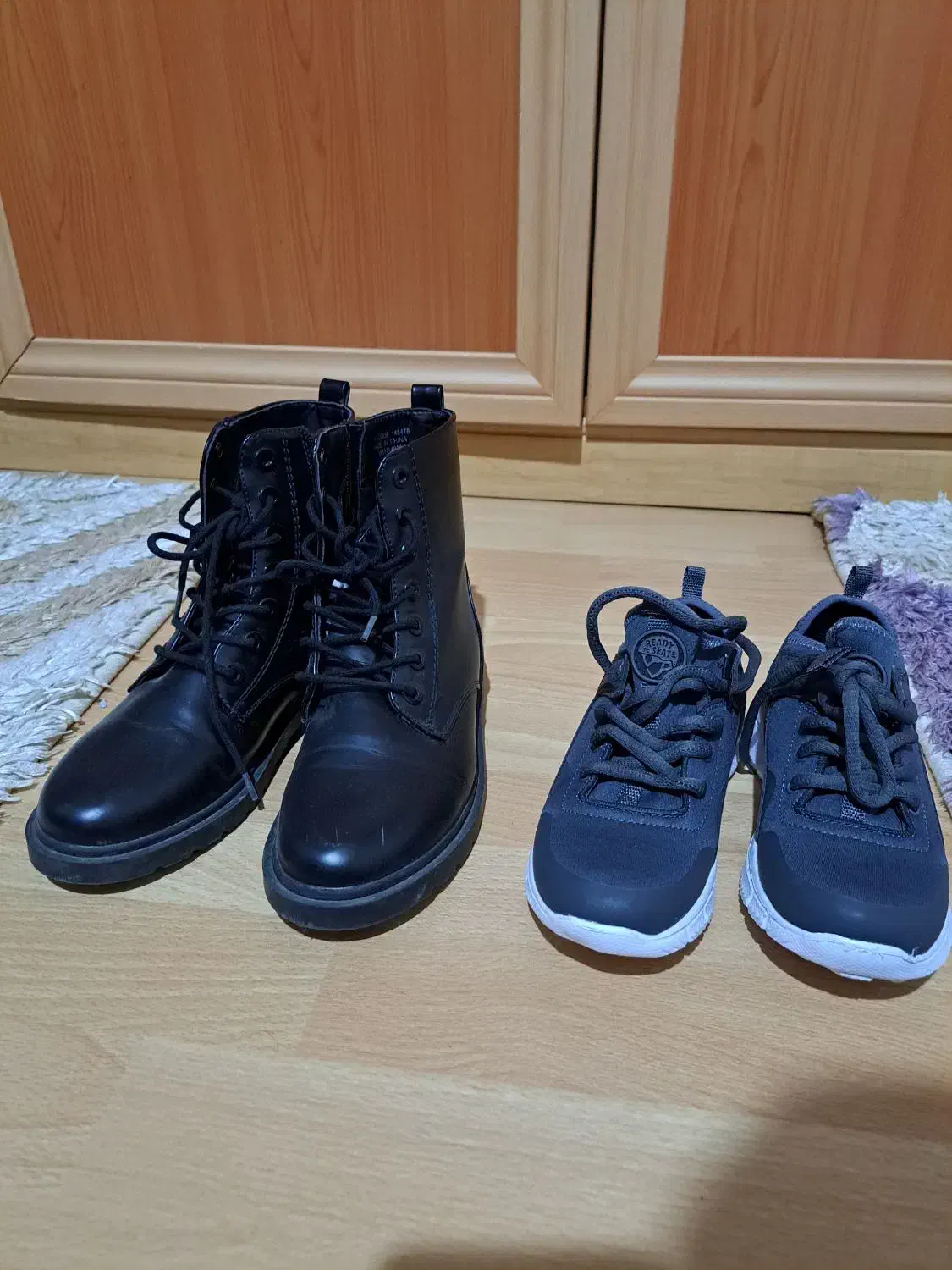 کفش بچگانه و پوتین|کیف، کفش، کمربند|نقده, |دیوار