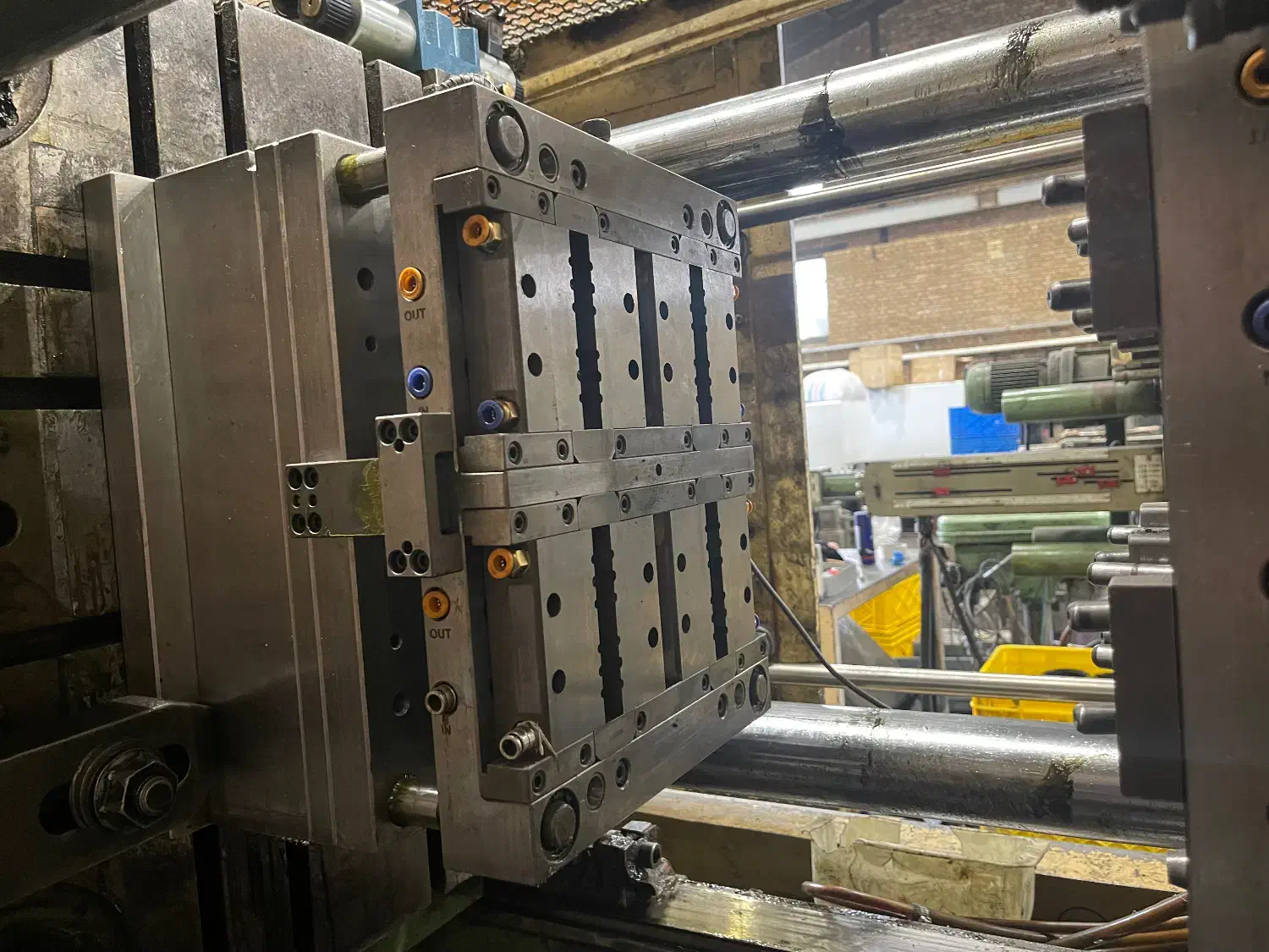 کارگر ساده آقا اتباع تزریق پلاستیک|استخدام صنعتی، فنی، مهندسی|تهران, اتحاد|دیوار