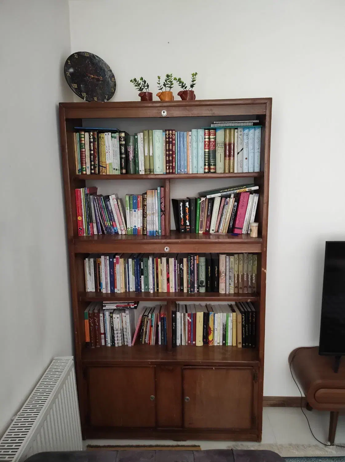 کتابخانه|کتابخانه، شلف، قفسه‌های دیواری|شیراز, پودنک|دیوار