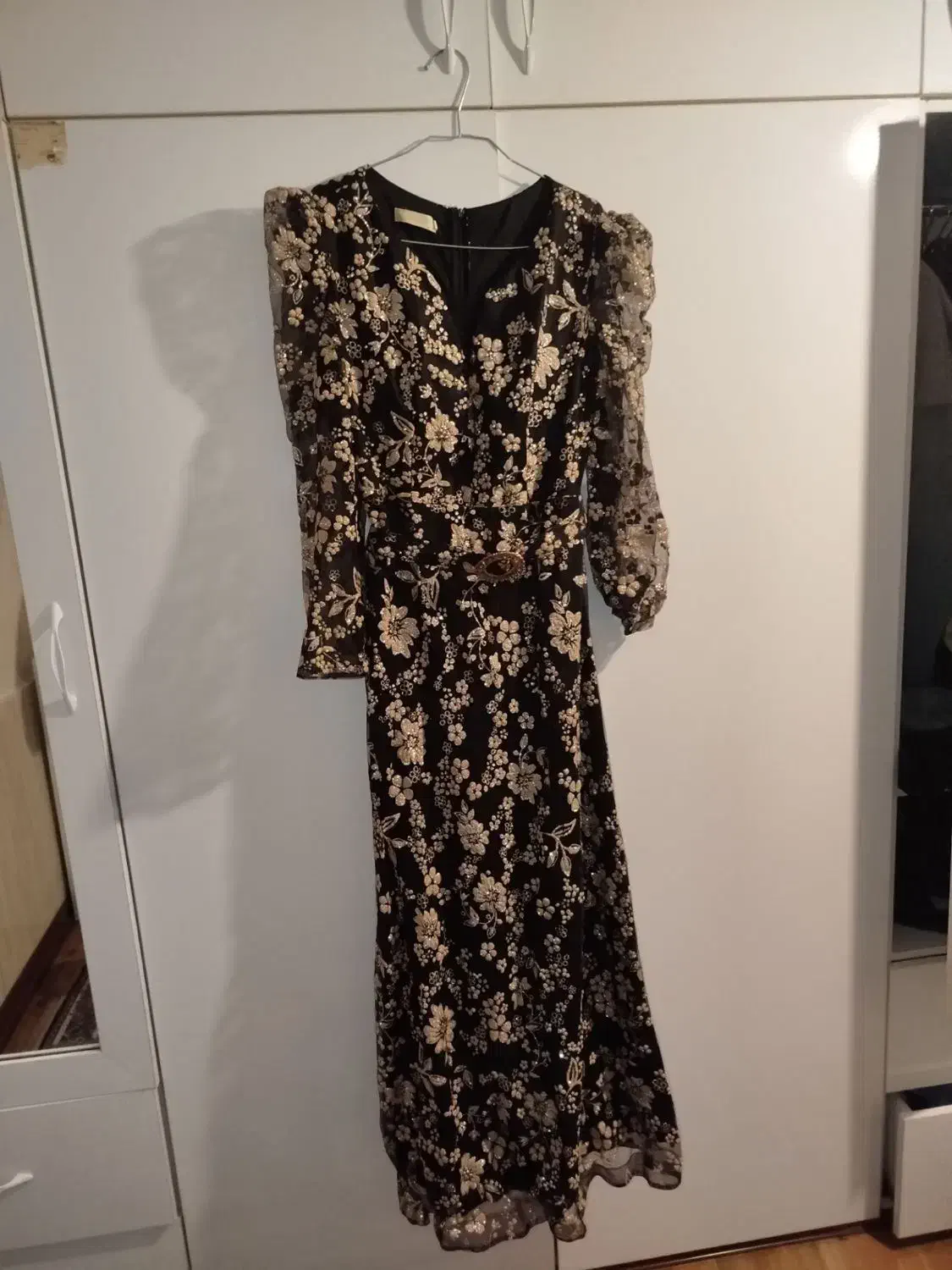 لباس درحدنو|لباس|ابهر, |دیوار