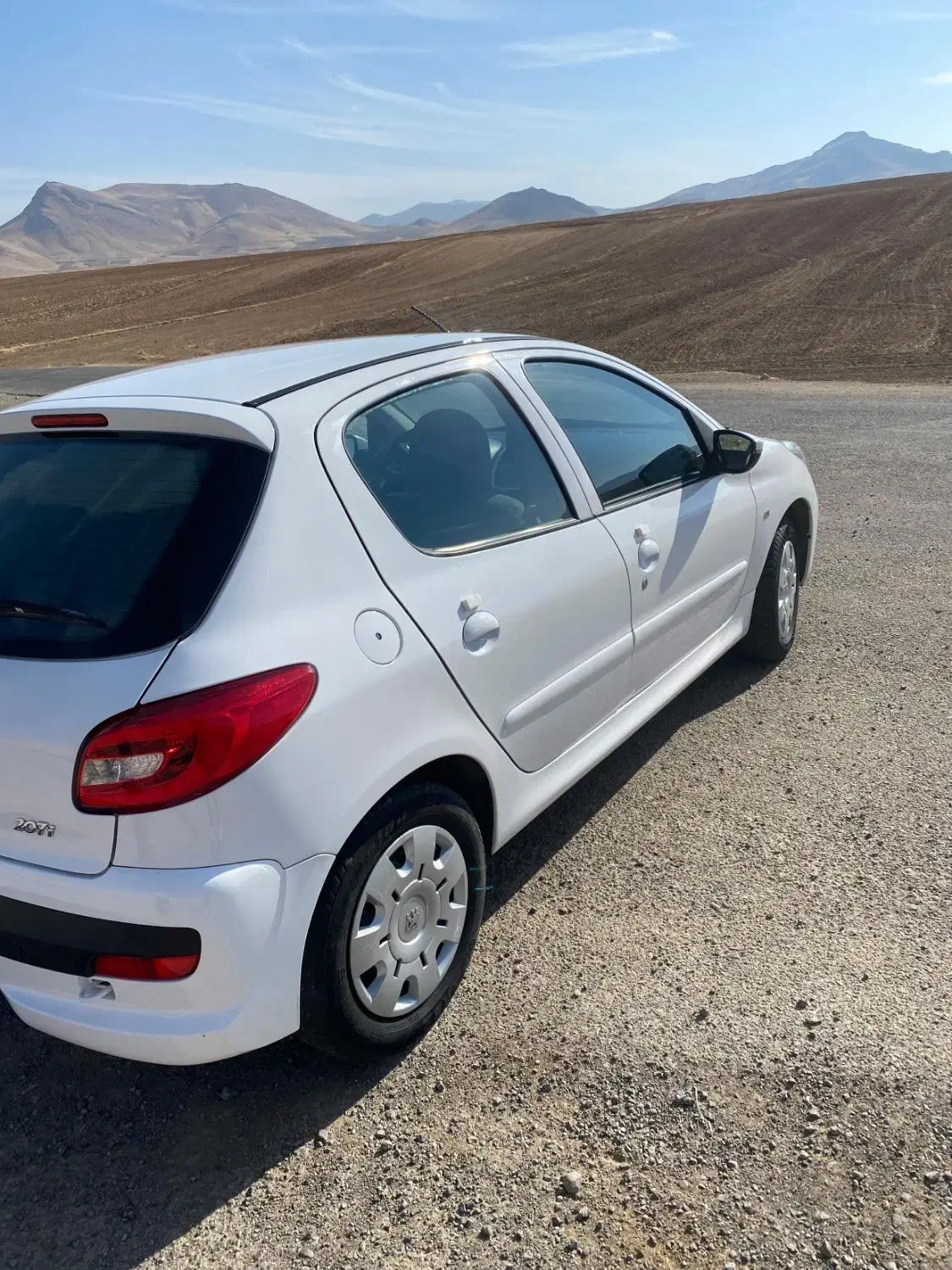 پژو۲۰۷|خودرو سواری و وانت|سنقر, |دیوار