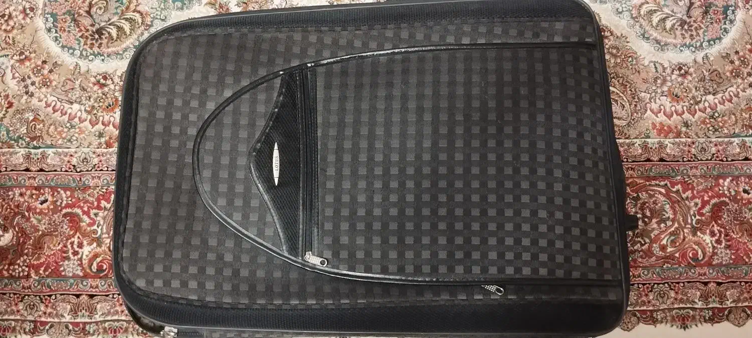 چمدان|کیف، کفش، کمربند|قم, فرهنگیان و شهربانی|دیوار