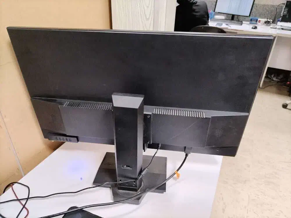 مانیتور 27 اینچ با ورودی‌های متنوع|تلویزیون و پروژکتور|مشهد, کوشش|دیوار