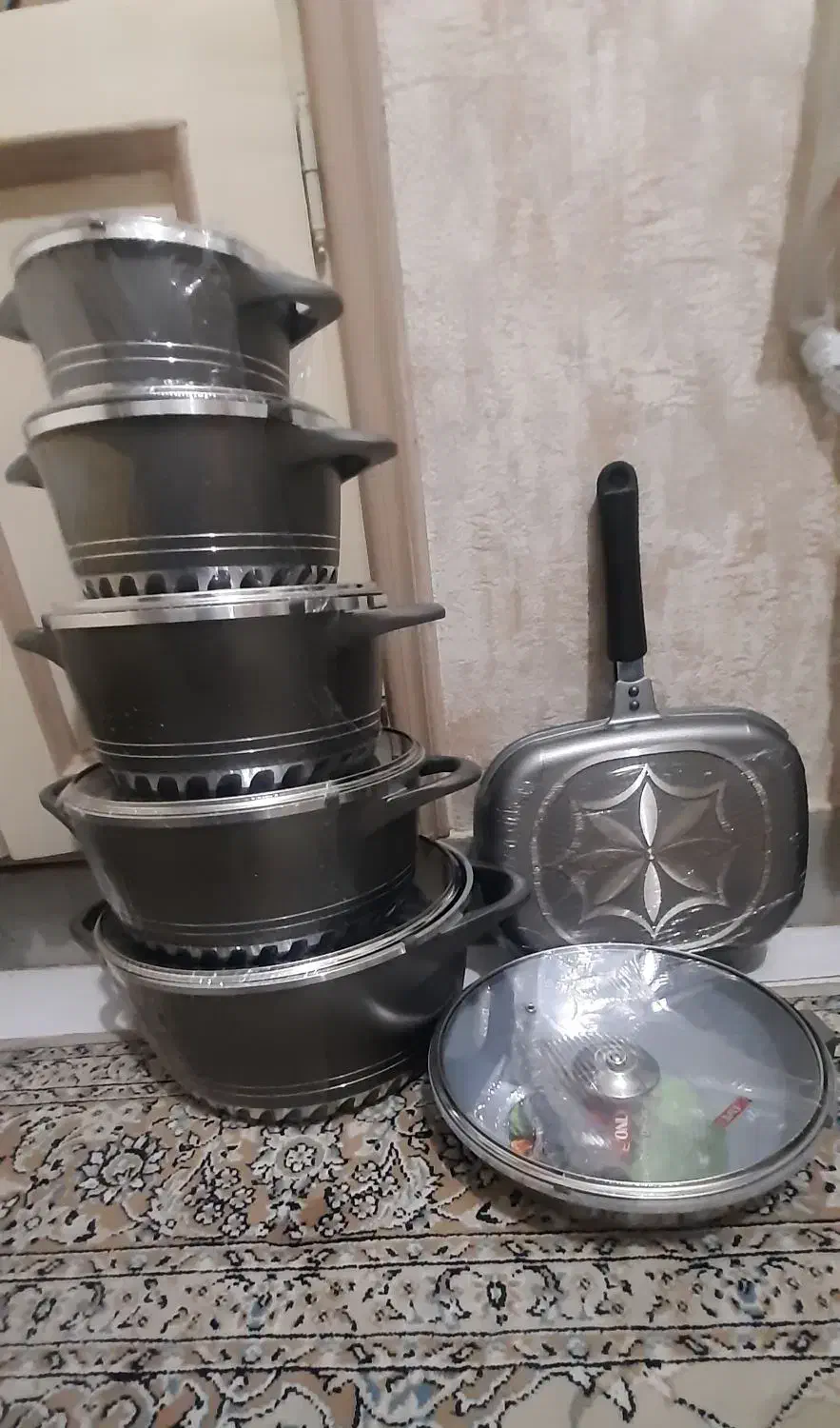 سرویس قابلمه ۱۷ پارچه|ظروف پخت‌وپز|اصفهان, سرچشمه|دیوار