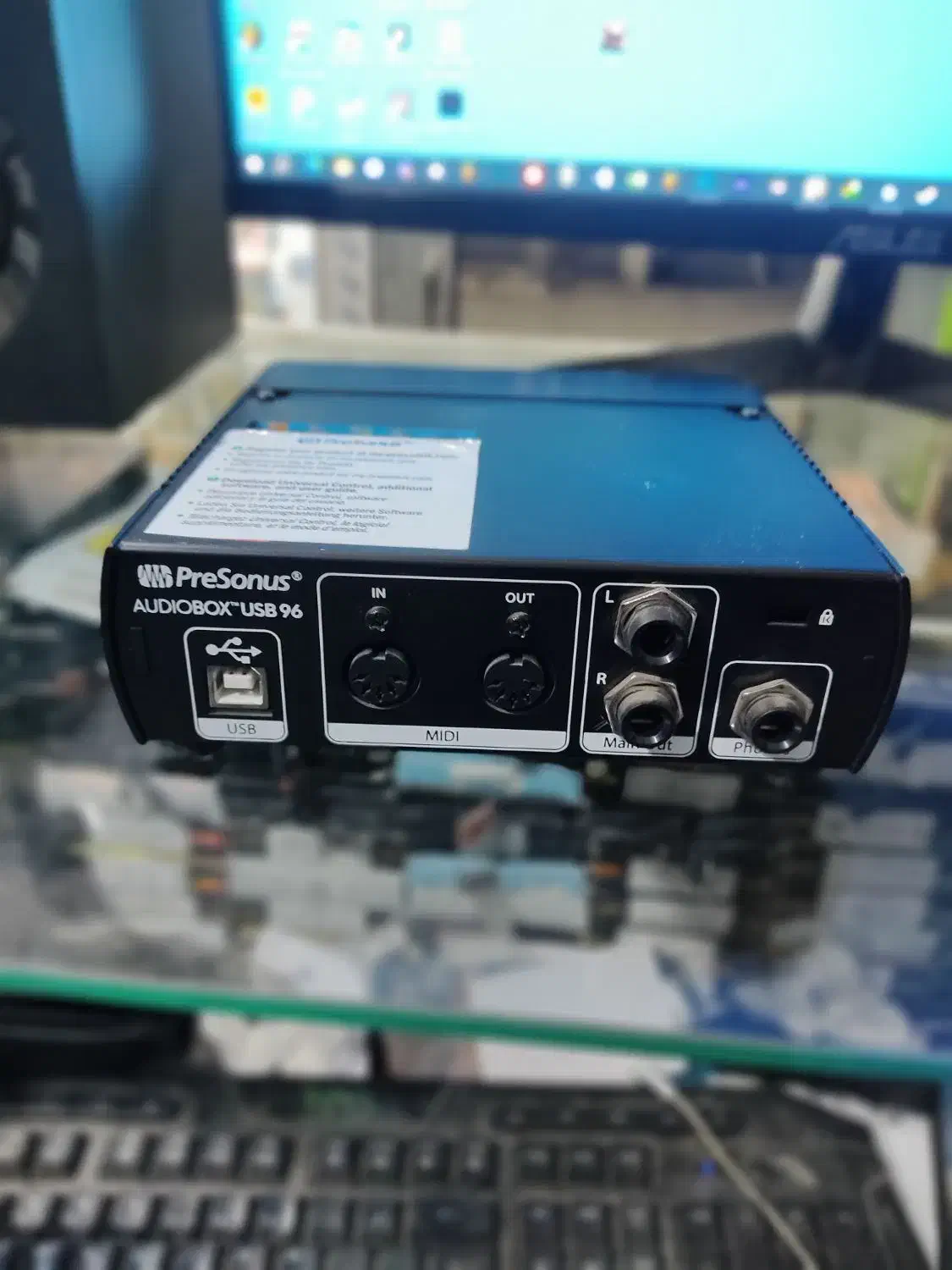 لوازم استودیو/میکروفون/هدفون/کارت صدا/اسپیکر|آلات موسیقی|خرم‌آباد, |دیوار