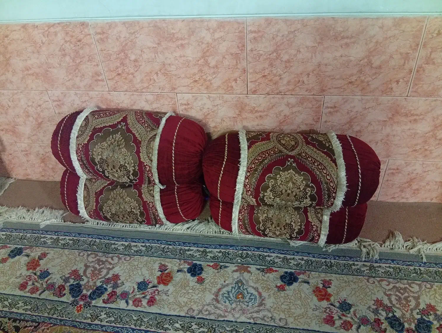 بالشت لری|پشتی|شیراز, بالا کفت|دیوار