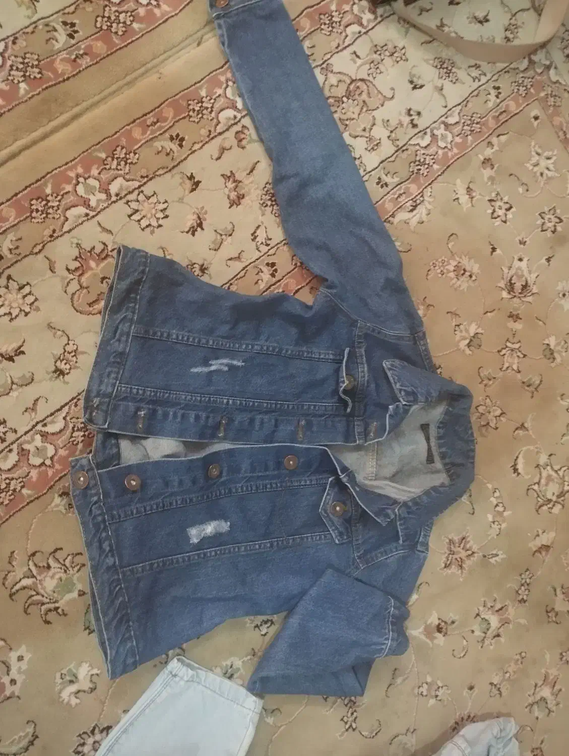 لباس لی|لباس|سبزوار, ابوریحان|دیوار