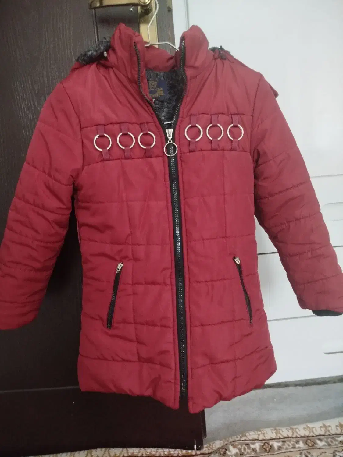 کاپشن|لباس|قروه, |دیوار