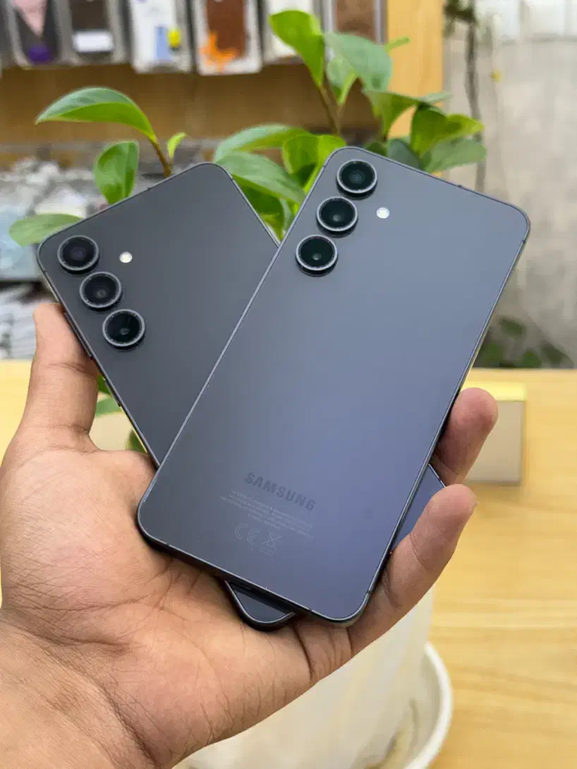 S24Fe 256/8|موبایل|کاشان, دروازه فین|دیوار