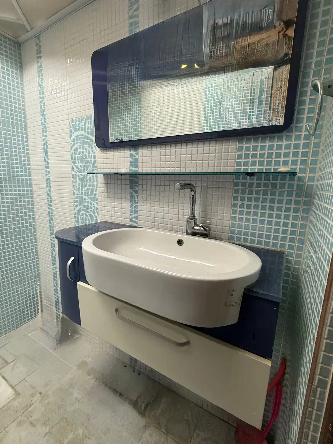 روشویی همراباآیینه ما رک توتی درحد نو|لوازم سرویس بهداشتی|گرگان, |دیوار