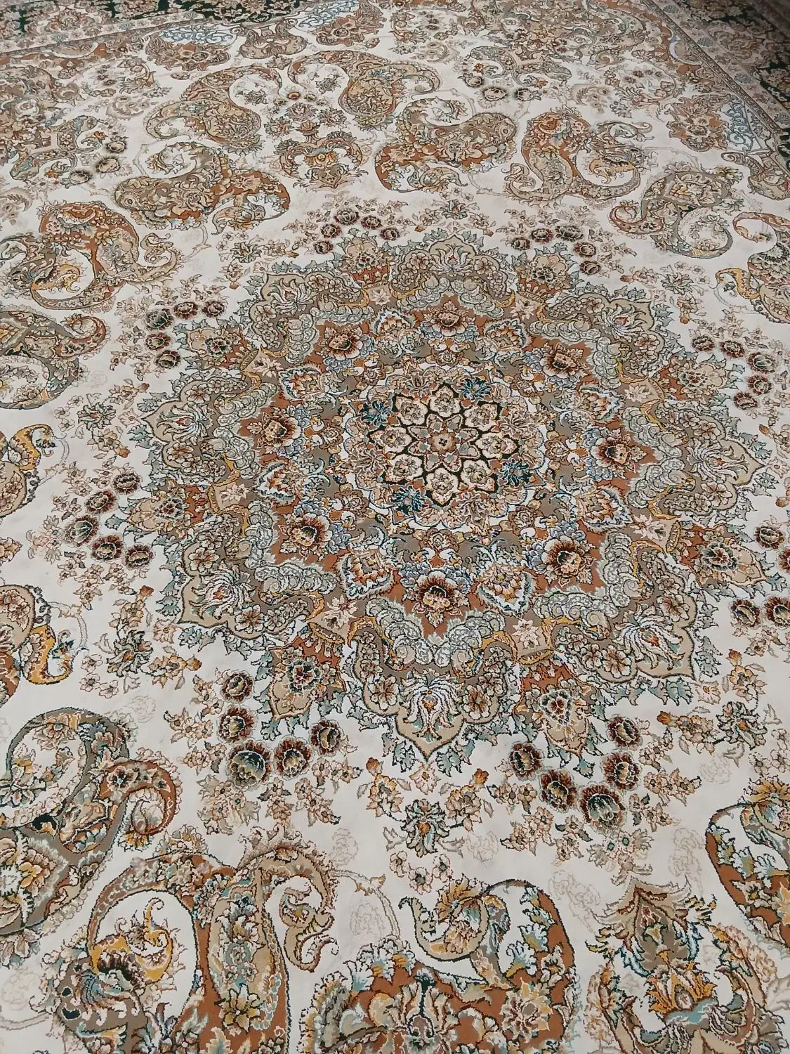 فرش ۹ متری ۷۰۰ شانه تمیز و سالم|فرش|تهران, زاهد گیلانی|دیوار