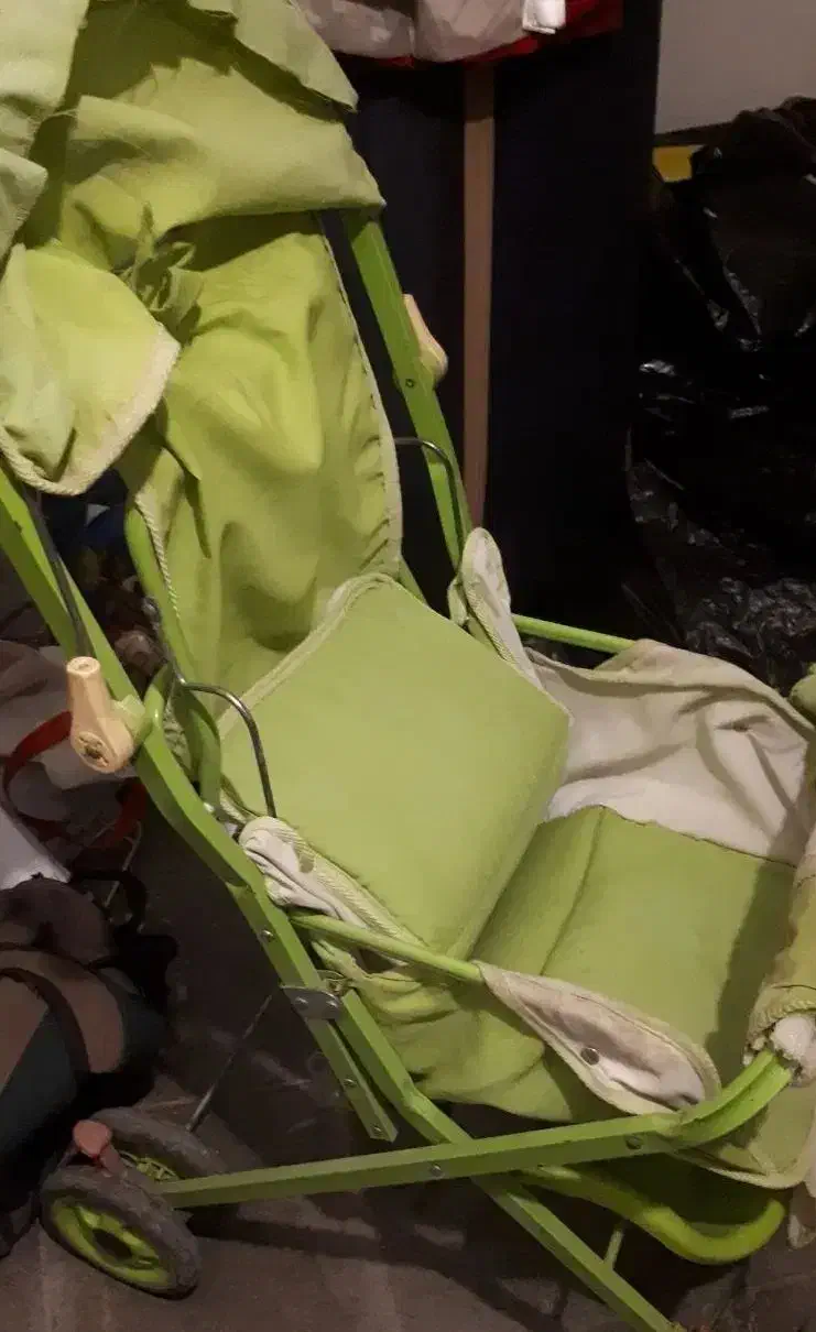 وسایل بچه گهواره وسایر|اسباب و اثاث بچه|سمنان, |دیوار